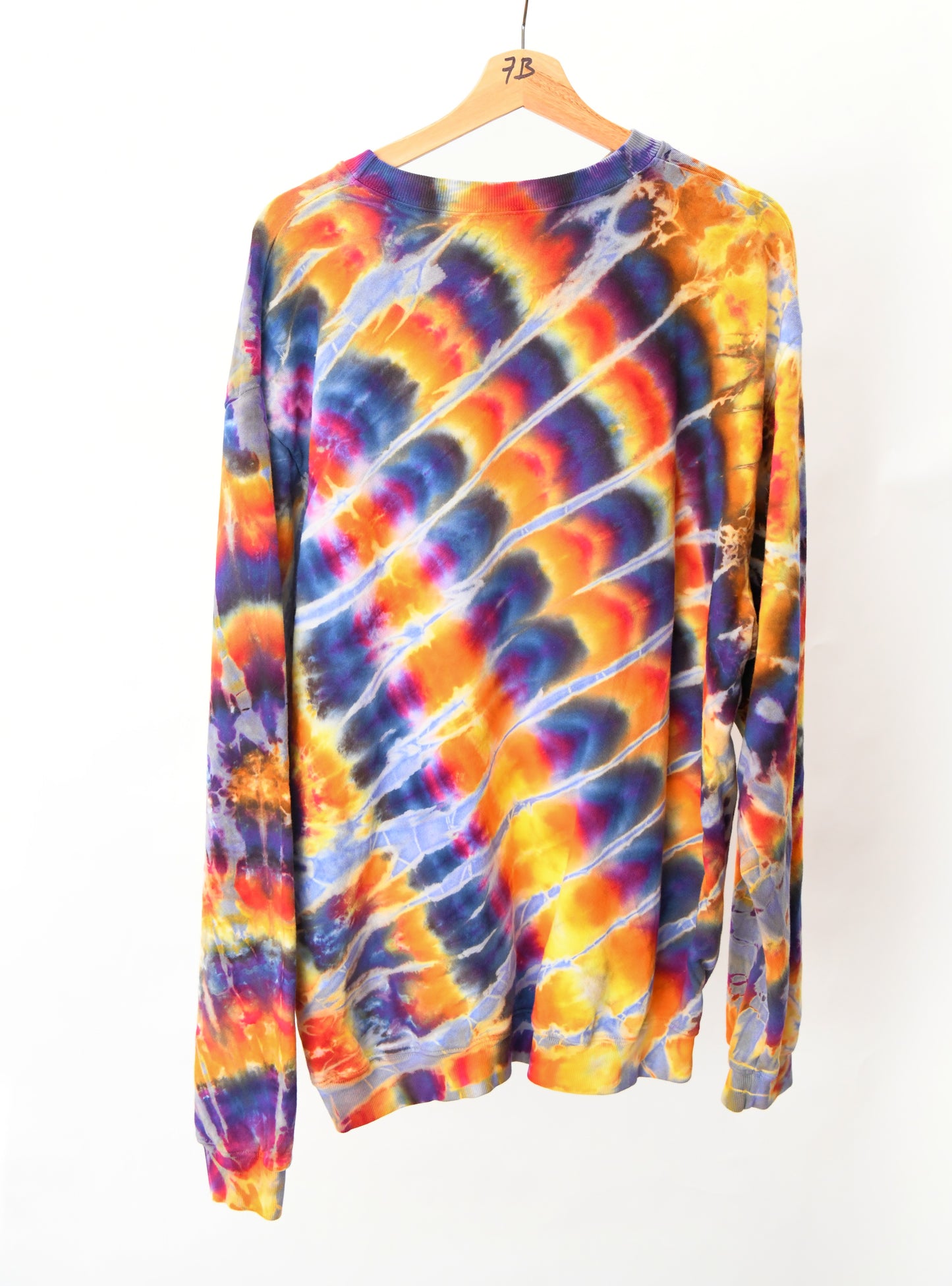 CREWNECK SWEATER