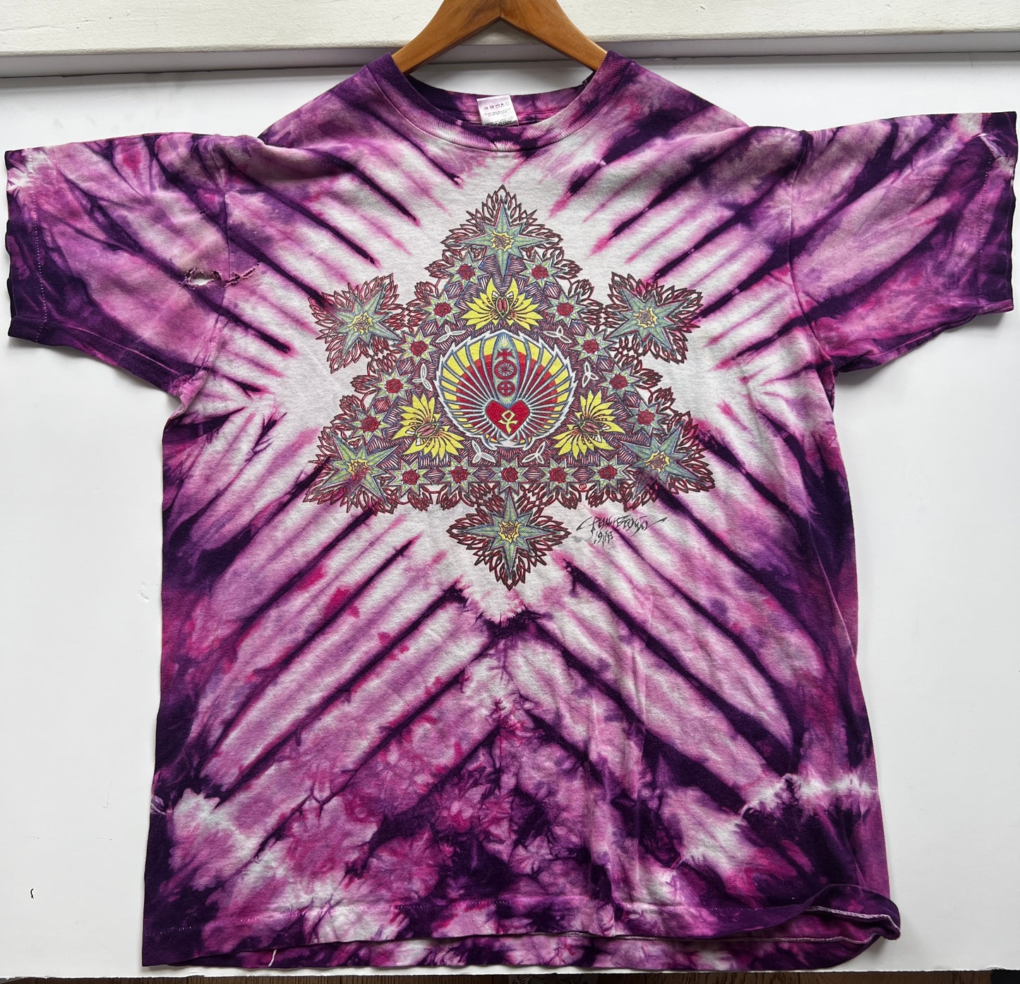 Vintage 1980s Phil Brown Tie-Dye Tee – Rare Purple Variant