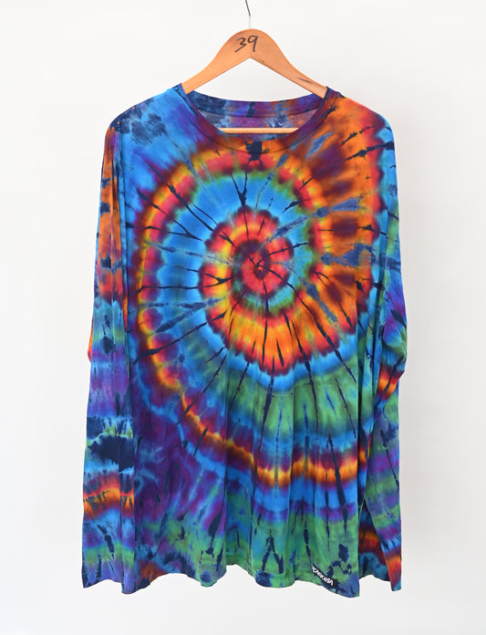 Long sleeve  T-SHIRT.